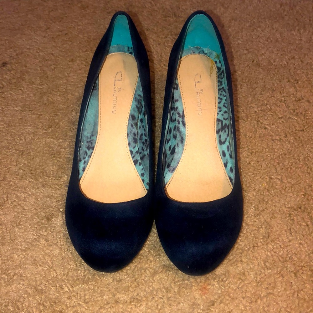 Navy blue pumps